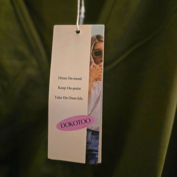 NWT! Dokotoo Super Cute Olive Green V-Neck Dress! Beatiful Tie Waist and Ruffles - Picture 3 of 6